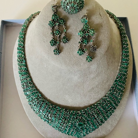 New 100+ct Natural Emerald Silver SS necklace 18in